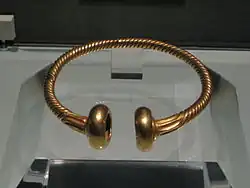 Gallic Gold Torque,[36] Musée d'Aquitaine, Bordeaux