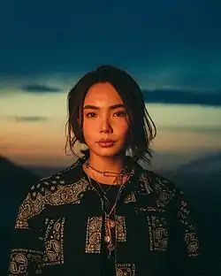 Picture of Twinpearly at the music festival.