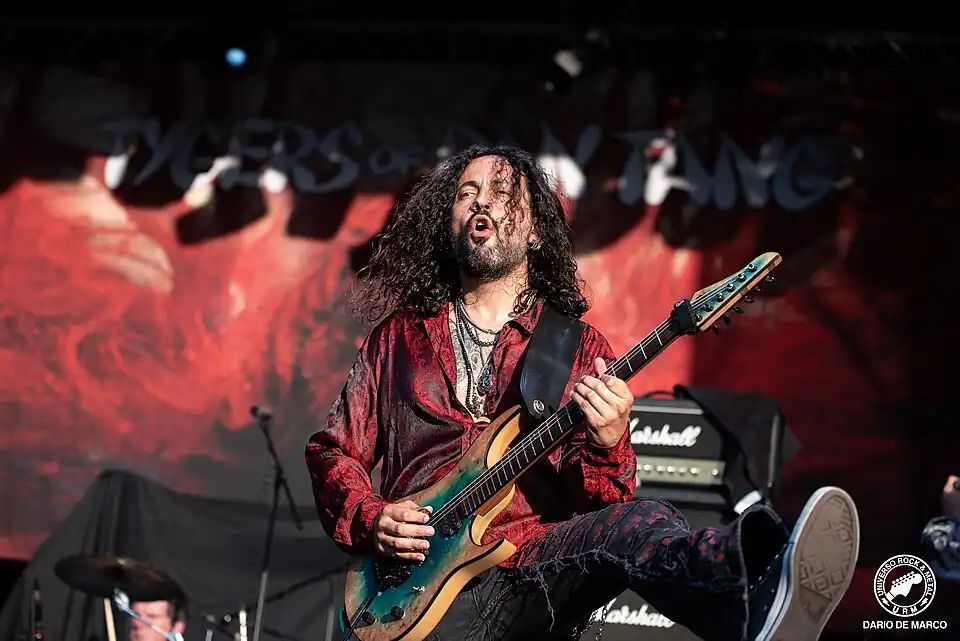 Tygers Of Pan Tang-8 (54664855940).jpg