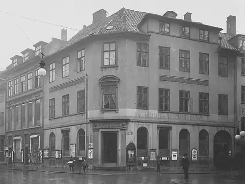 The building photographed in 1902m.