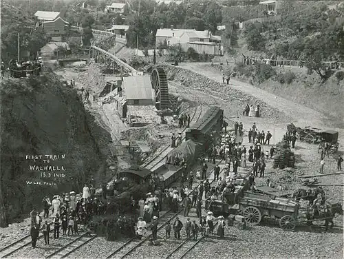 The first train to arrive at Walhalla 15&nbsp;March 1910