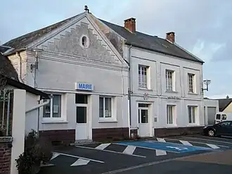 The town hall in Woignarue