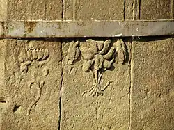 Lotus carving on the pier