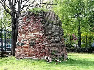 Courtain wall in the Botanical Park
