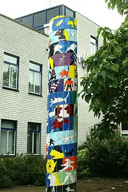 Column (1994) by police station, Princess Beatrixlaan, Tiel
