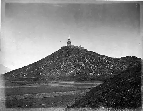 玉泉山右便白塔 No. 880, YU-CH’UAN-SHAN.