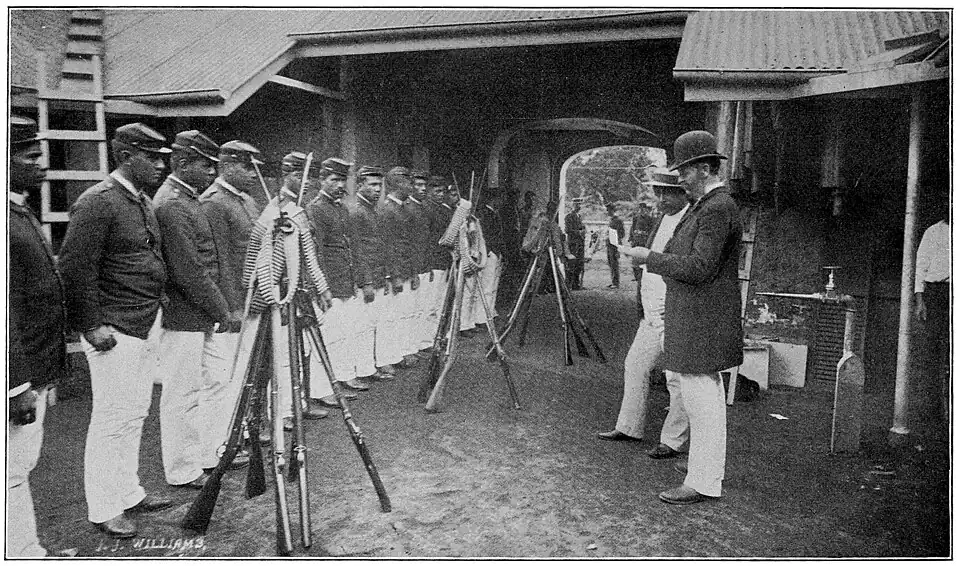 Many soldiers lined up