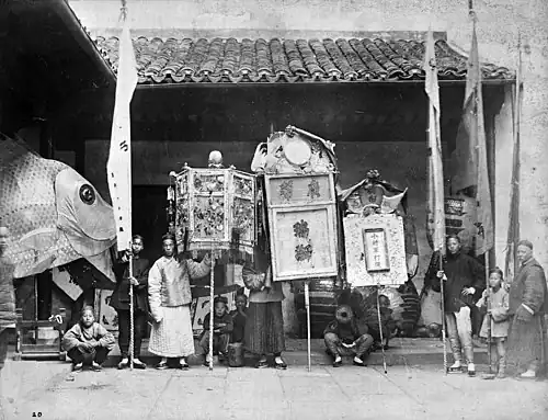 Zug beim Begräbniss einer vornehmen Mandarin (Beamter)